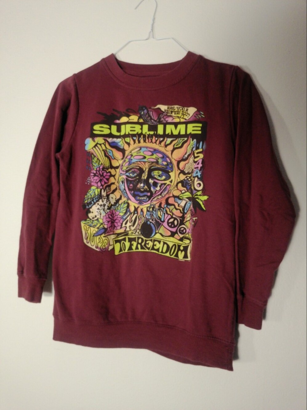 Maroon Graphic Band Sweatshirt with Vibrant Psychedelic Print